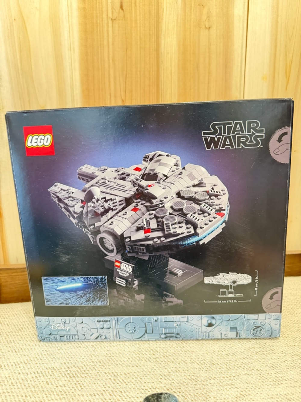 LEGO Star Wars Millennium Falcon Display Model - Gray with Red Accents